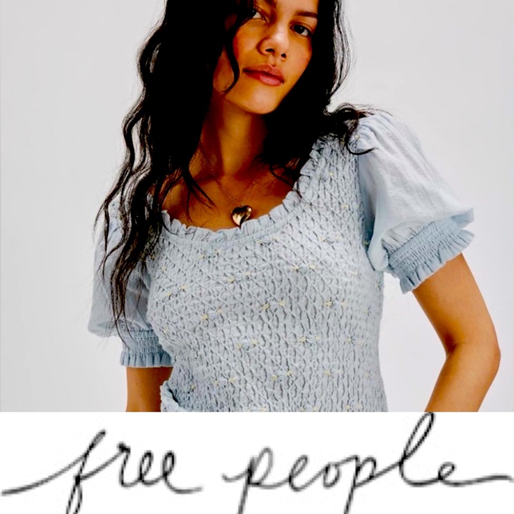 Gorgeous, Free People Smocked Cecelia top in Ballard Blue❤️